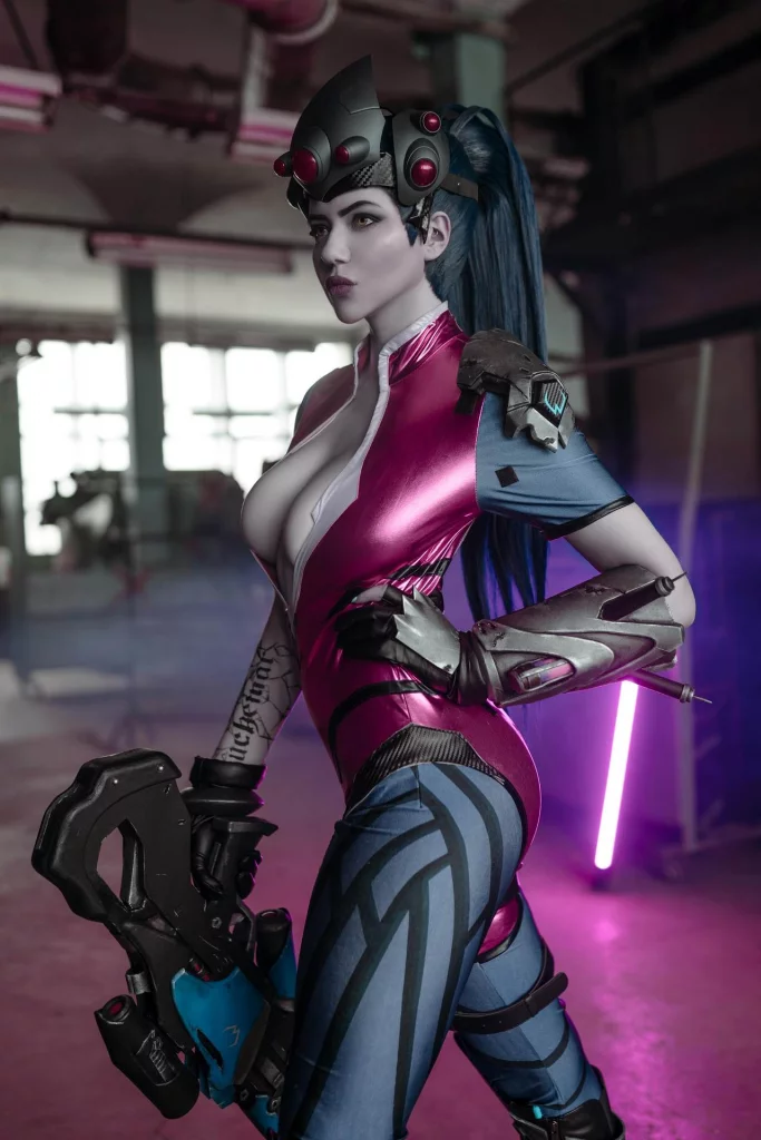 Косплей встречи Tracer и Widowmaker из Overwatch, от прелестных милашек Alina Becker и Adamae_dono.