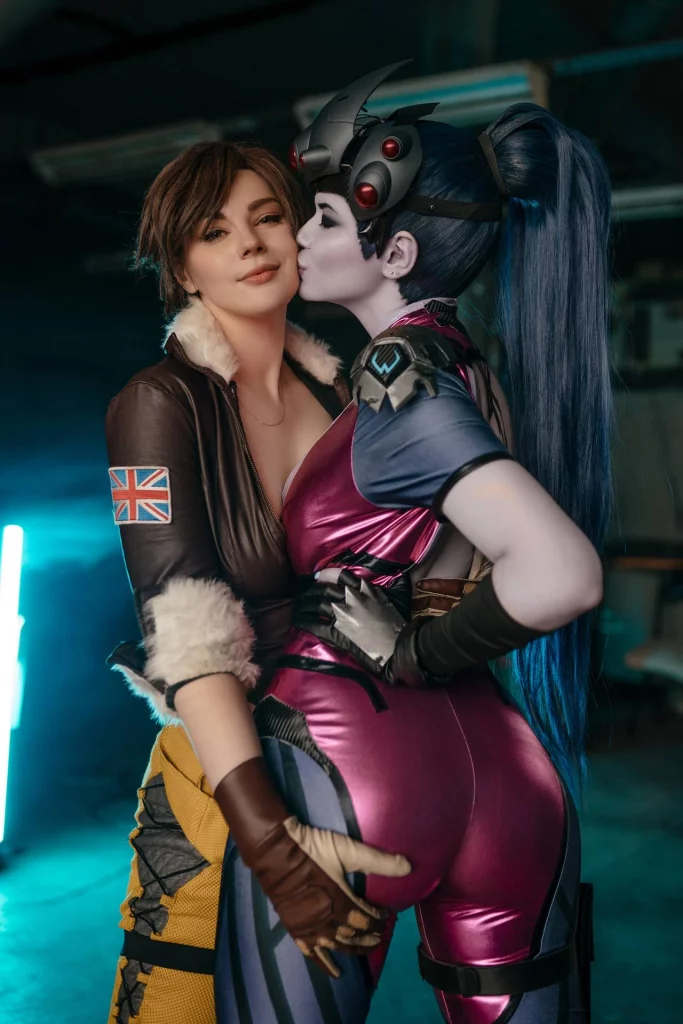 Косплей Tracer и Widowmaker из Overwatch