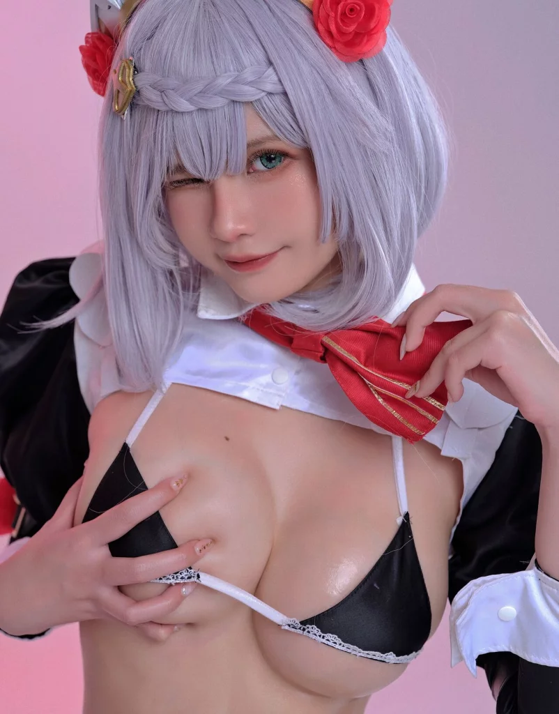 Косплей горничной всех служанок Noelle из Genshin Impact, от прелестной красотулички Azami (azami1110).