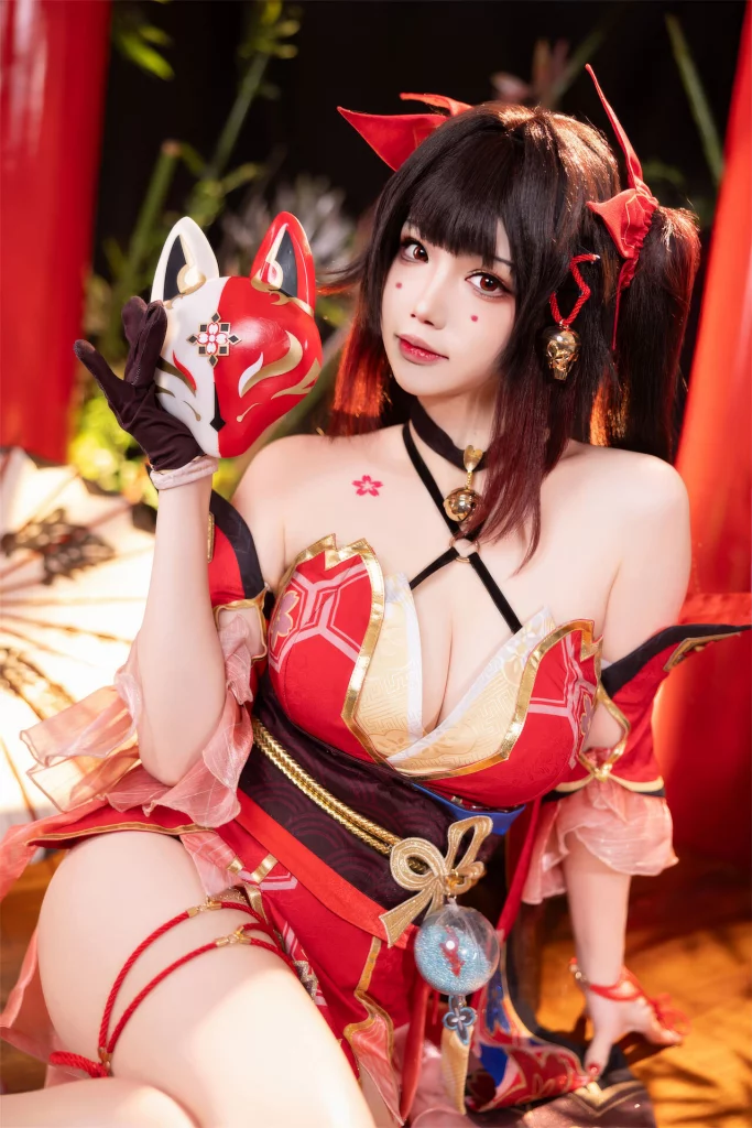 Косплей бойца поддержки Sparkle из Honkai: Star Rail от Yuki Astra