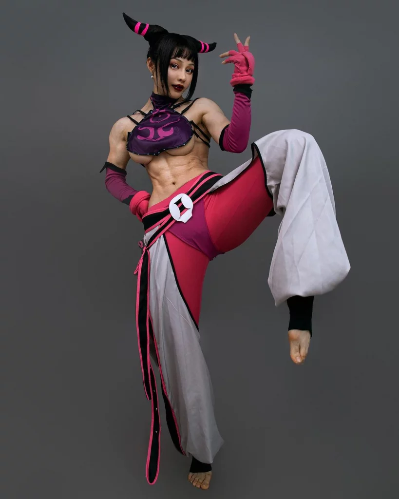 Возбуждающий косплей талантливой Juri han от игр серии Street Fighter от Yuan Herong