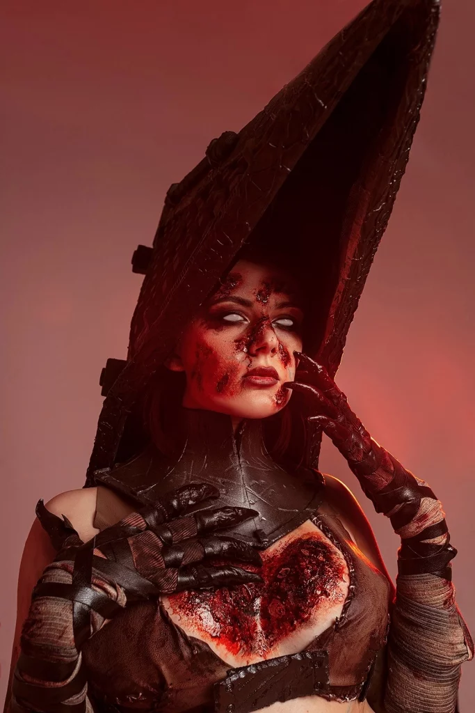 Косплей фем-версии Pyramid Head из серии игр Silent Hill от Liz Joestar