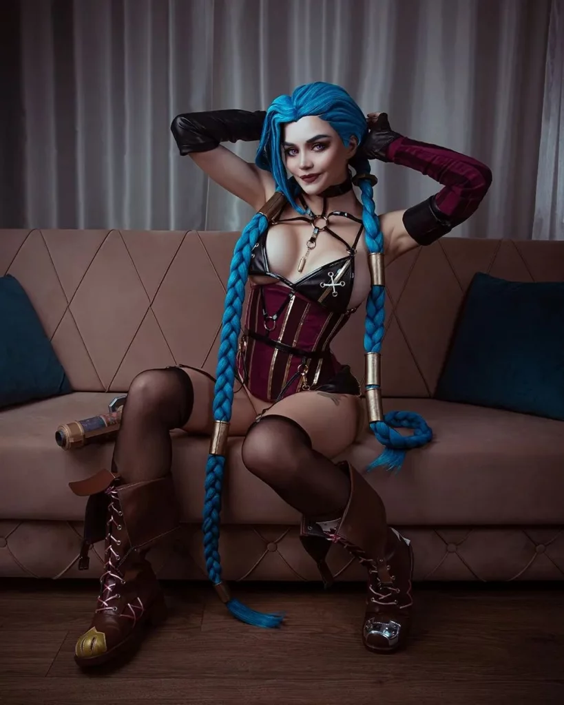 Косплей Jinx в необычном наряде из League of Legends от Kalinka Fox 