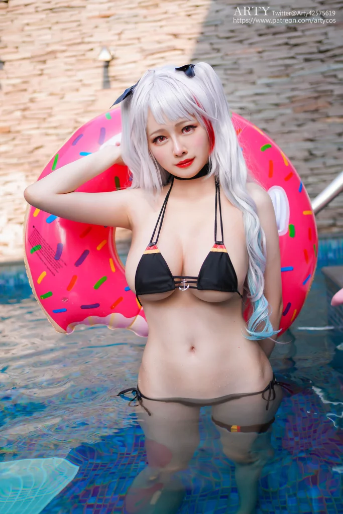 Косплей тяжёлого крейсера Prinz Eugen из Azur Lane от Arty Huang