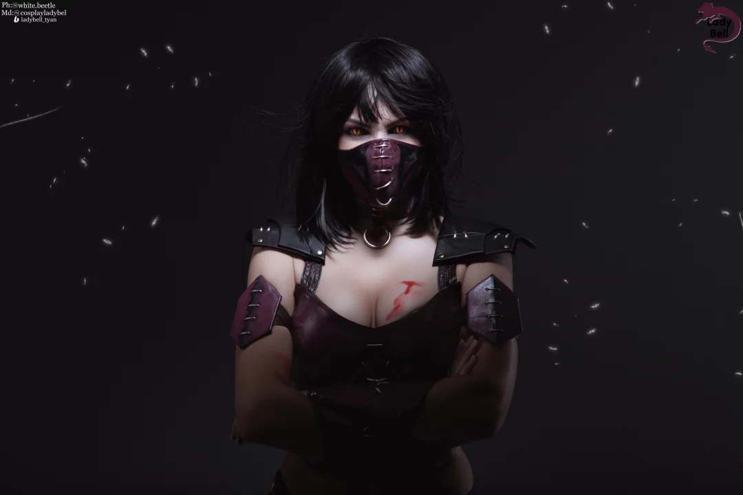 Косплей клонши королевы Mileena из серии файтингов Mortal Kombat от Ladybell
