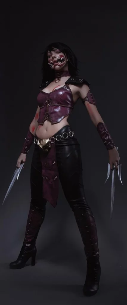 Косплей клонши королевы Mileena из серии файтингов Mortal Kombat от Ladybell