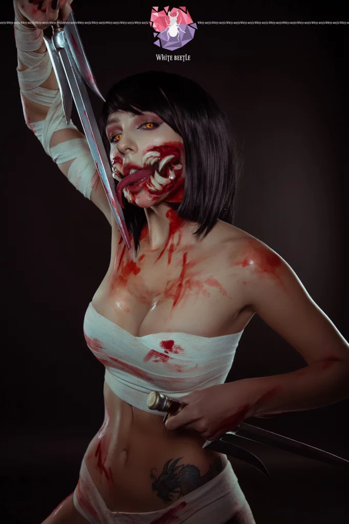 Косплей клонши королевы Mileena из серии файтингов Mortal Kombat от Ladybell
