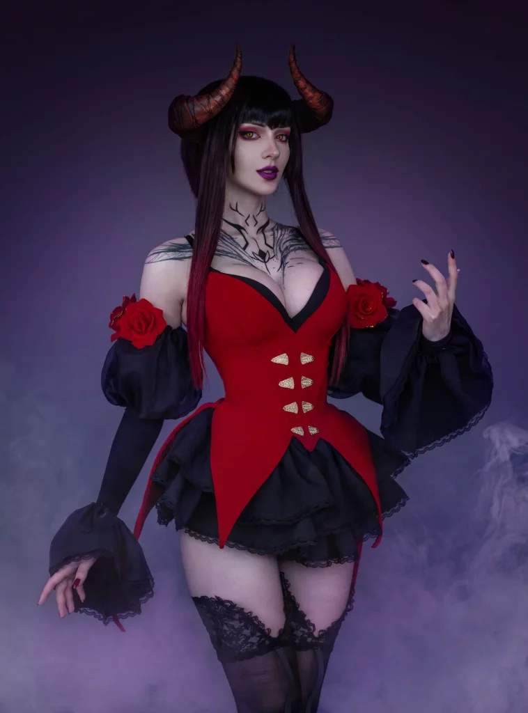 Косплей милфы вампирши Eliza из серии файтингов Tekken от Xenon