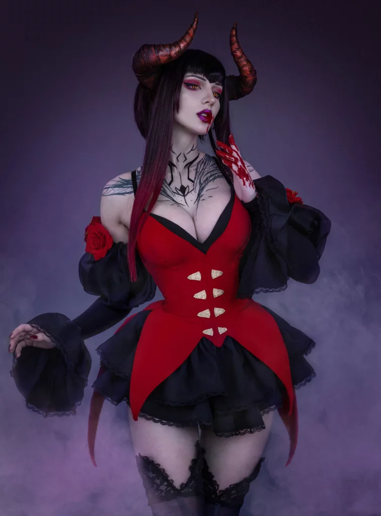 Косплей милфы вампирши Eliza из серии файтингов Tekken от Xenon