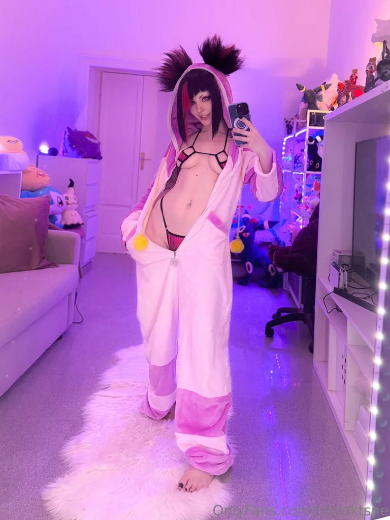 Косплей Juri Han в кигуруме из серии файтингов Street Fighter от Shiroktsne