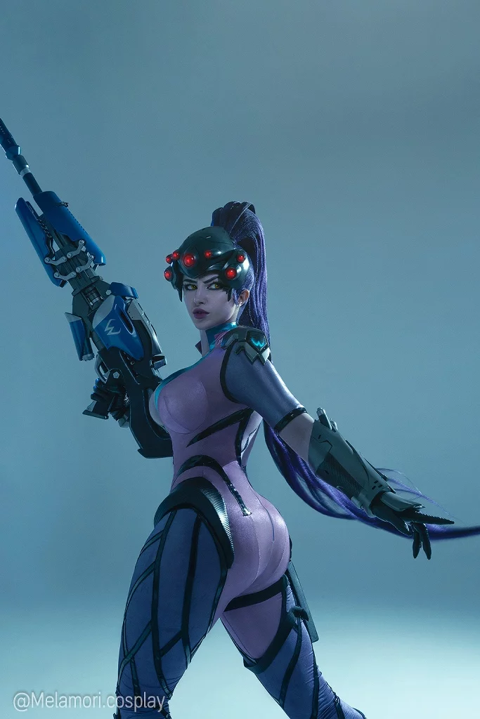 Косплей архетипичной снайперши Widowmaker из Overwatch от Lady Melamori