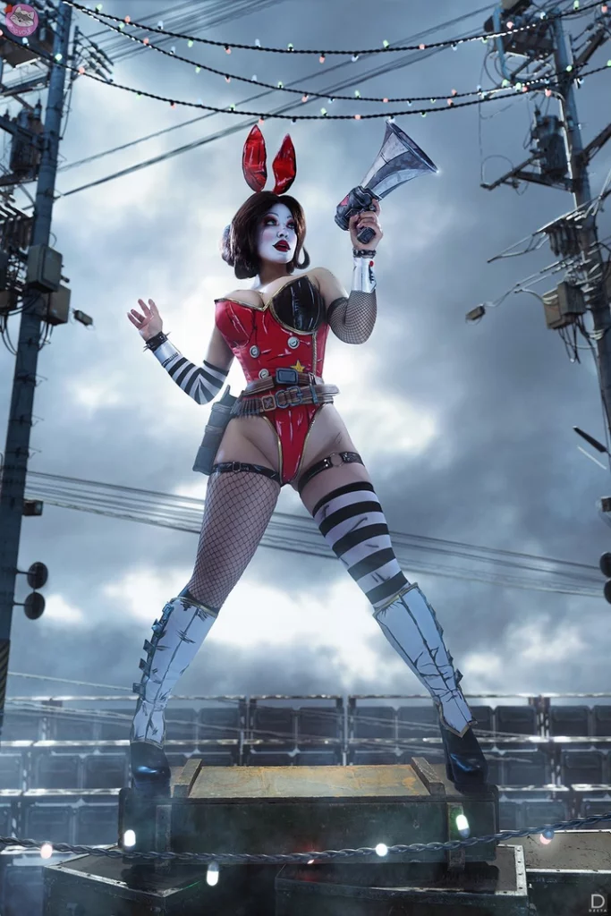 Косплей бародержательницы Mad Moxxi из серии Borderlands от Zoe Volf 2