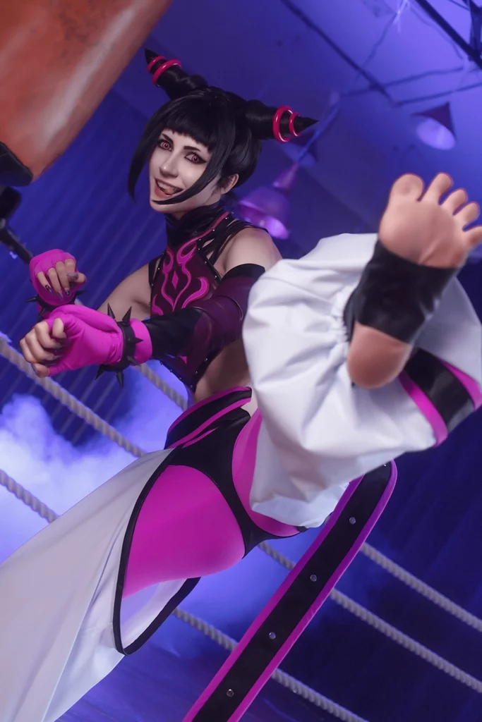Косплей жестокой и боевой Juri Han из файтингов Street Fighter от Mik Allen 8