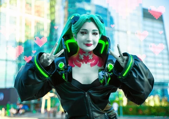 Косплей Rebecca из Cyberpunk: Edgerunners от Ari.Anna