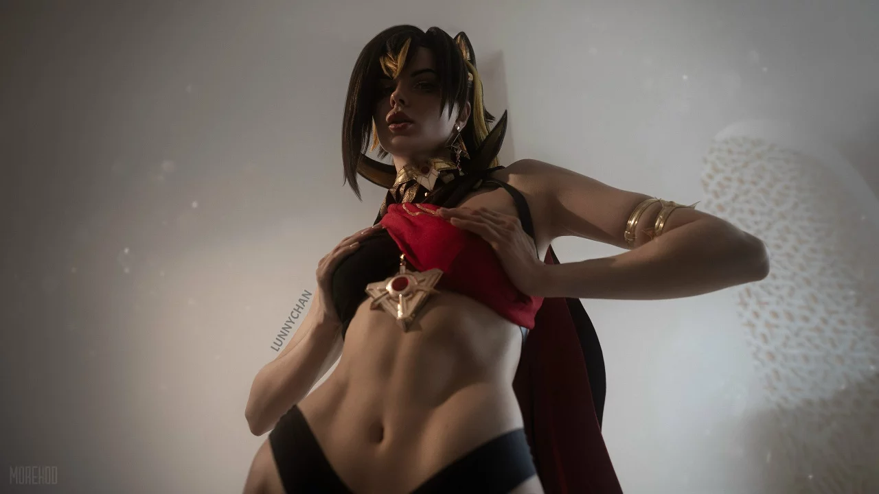 Косплей Dehya из Genshin Impact от Hofman cosplay