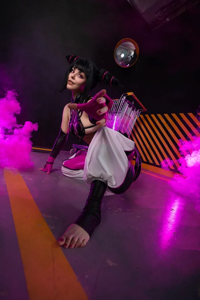 Косплей Juri Han из серии Street Fighter от Helly Valentine