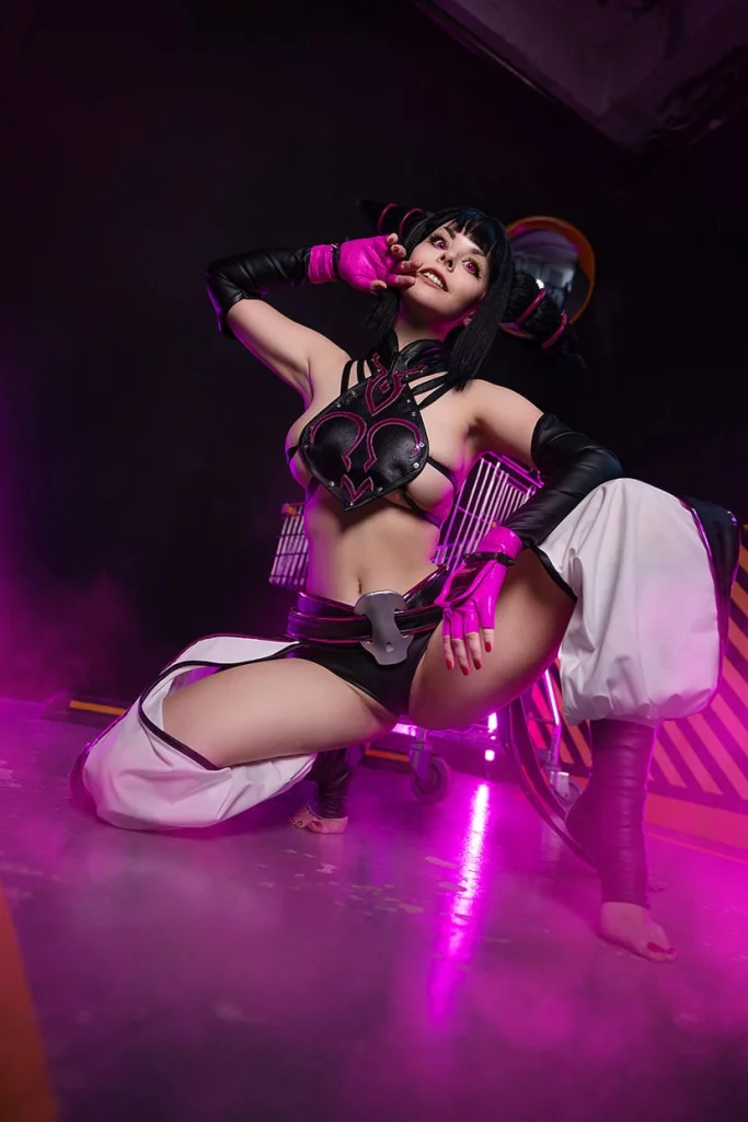 Косплей Juri Han из серии Street Fighter от Helly Valentine