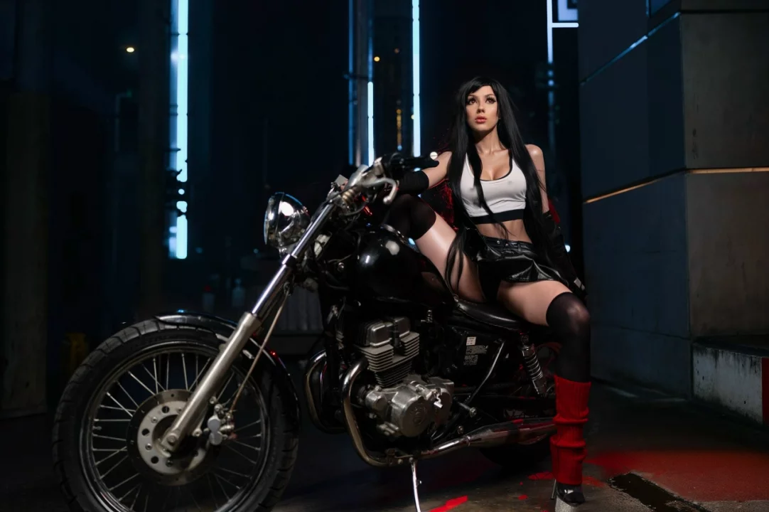 Косплей Tifa Lockhart из Final Fantasy VII от ЛИСАКИСА