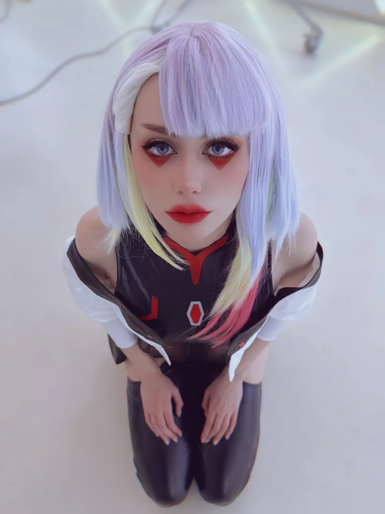 Косплей Lucy из Cyberpunk 2077 Edgerunners от Fishy Cosplay