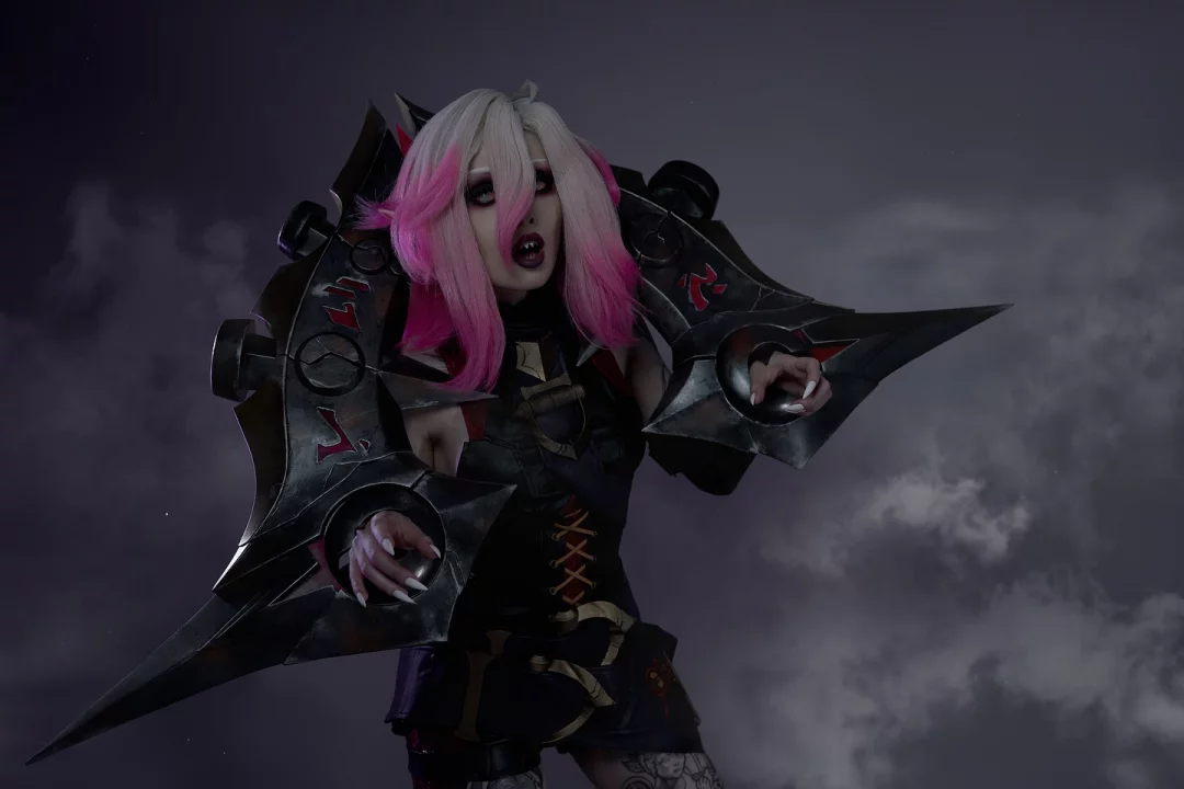 Косплей Briar из League of Legends от KAWABARKER